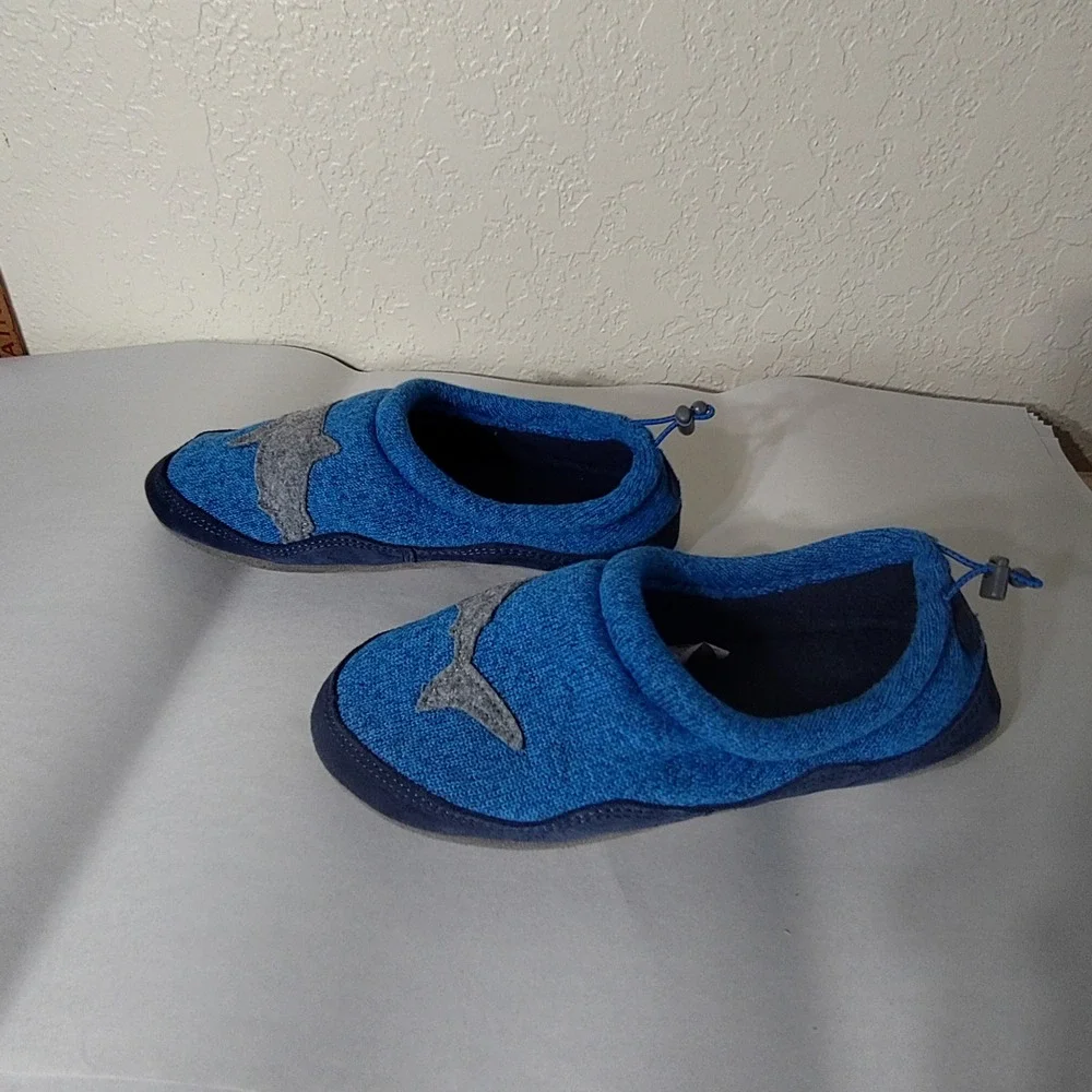 LL Bean Kids Daybreak Scuffs Shark Blue Sweater Knit Slippers Size 5-6 505181
